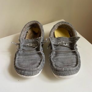 Youth boys 2/3 Hey Dudes